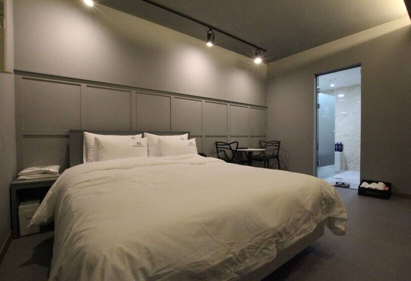 スタンダードルーム, Nova