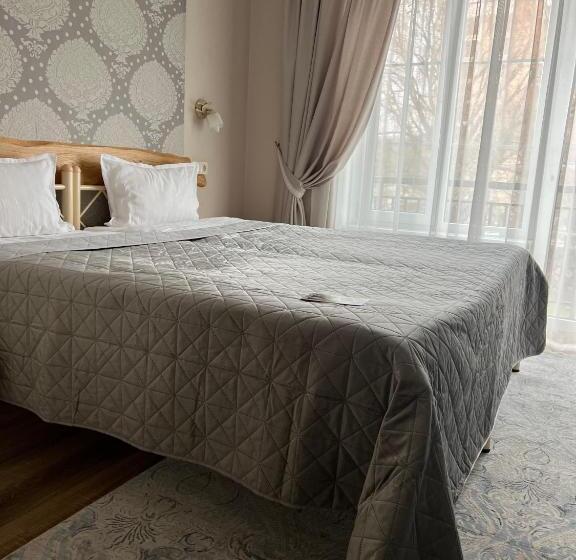 اتاق استاندارد با بالکن, Tamerlan