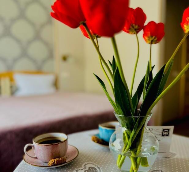 اتاق استاندارد با بالکن, Tamerlan