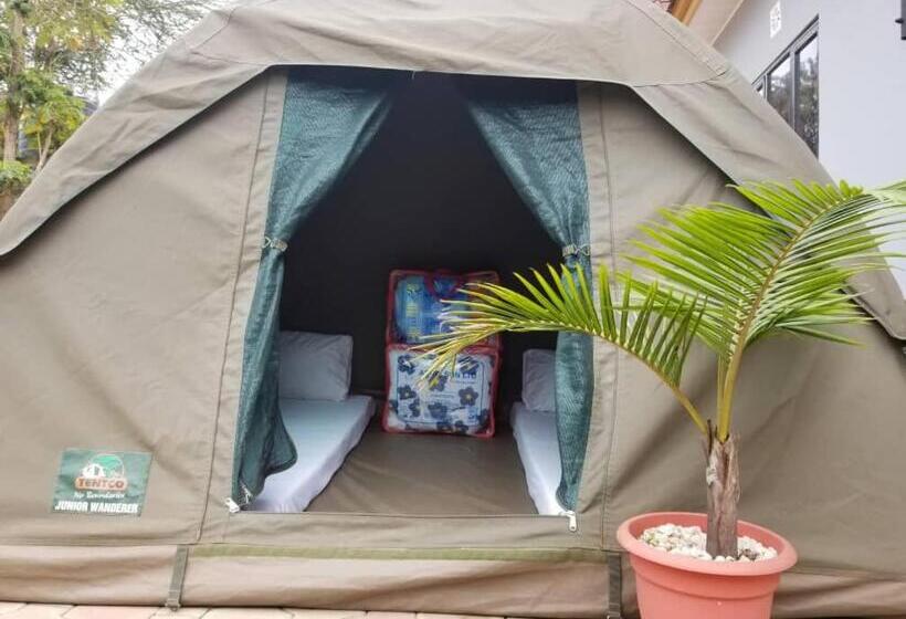 چادر با خدمات رفاهی استاندارد, Maasai Hostel Tanzania