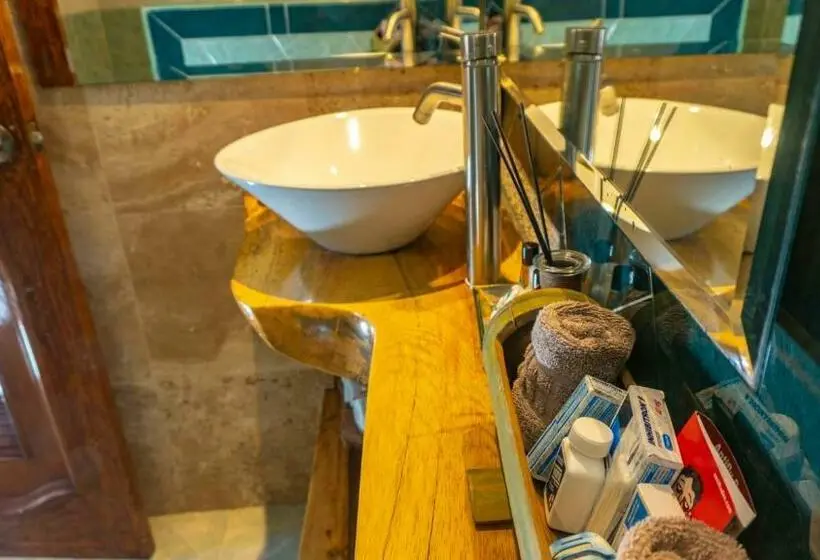 اتاق استاندارد چهار تخته, Monyoli Hotel & Boutique