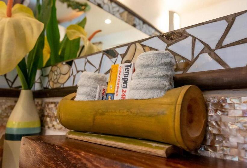 מיטת קינג בסוויטה, Monyoli Hotel & Boutique