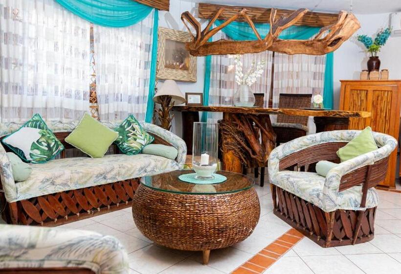 מיטת קינג בסוויטה, Monyoli Hotel & Boutique