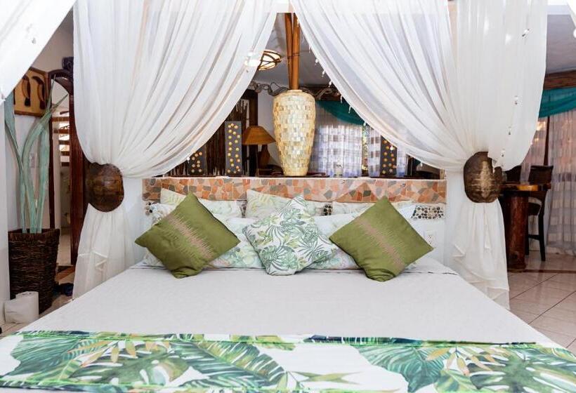 מיטת קינג בסוויטה, Monyoli Hotel & Boutique