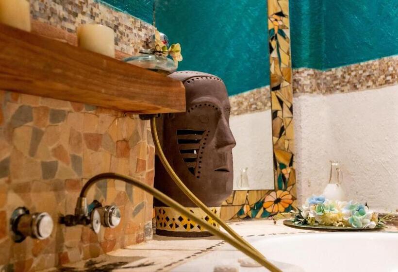 מיטת קינג בסוויטה, Monyoli Hotel & Boutique