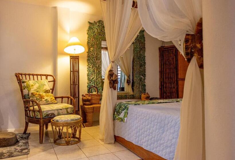 מיטת קינג בסוויטה, Monyoli Hotel & Boutique