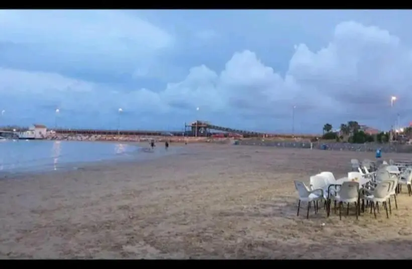 تختخواب در اتاق مشترک, El Mar