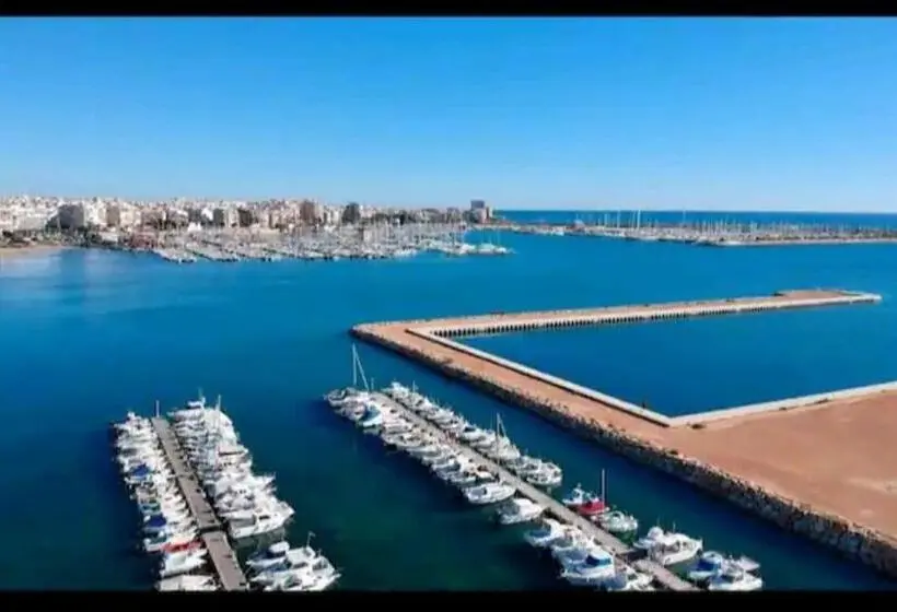 تختخواب در اتاق مشترک, El Mar