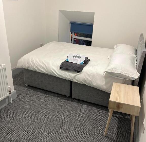 חדר דלוקס, The Old Main St