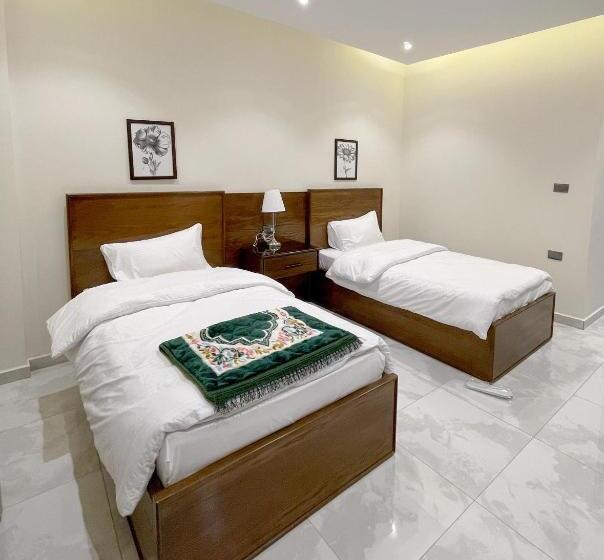 اتاق استاندارد چهار تخته, North Paradise