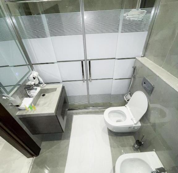 اتاق استاندارد چهار تخته, North Paradise