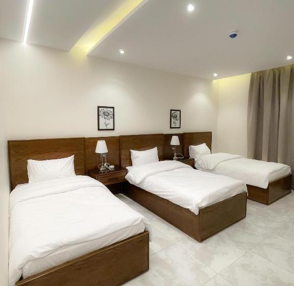 سوییت, North Paradise