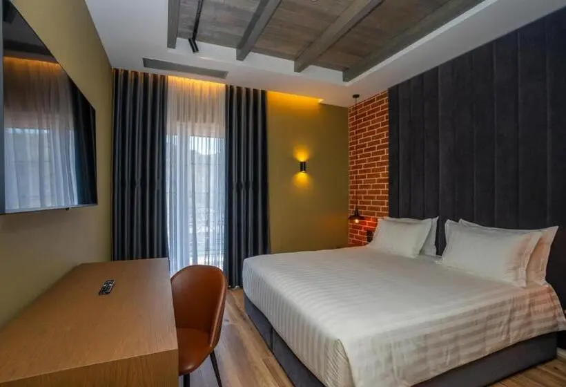 Quarto standart com varanda, Porta E Alpeve