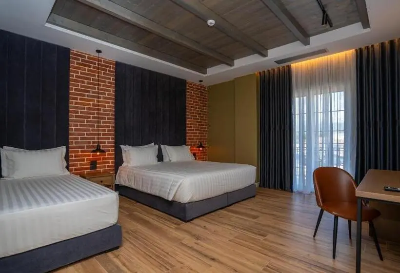 Quarto Standard com Vistas, Porta E Alpeve