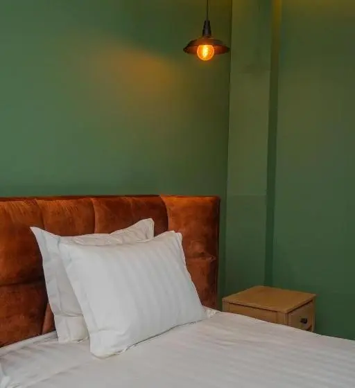 Suite com Varanda, Porta E Alpeve