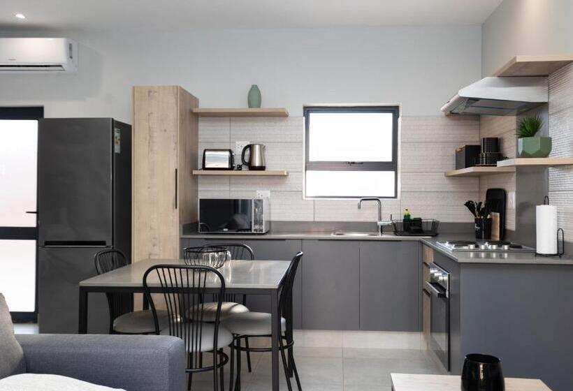 스탠다드 스튜디오, Kruger Living On Nyati