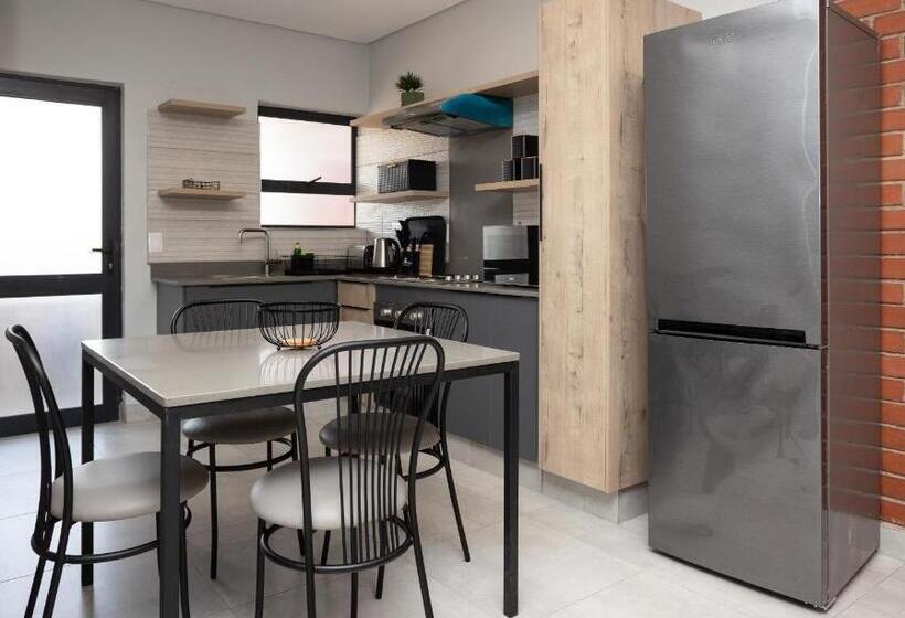 스탠다드 스튜디오, Kruger Living On Nyati