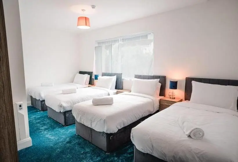 スタンダード4人部屋, Westwood Court