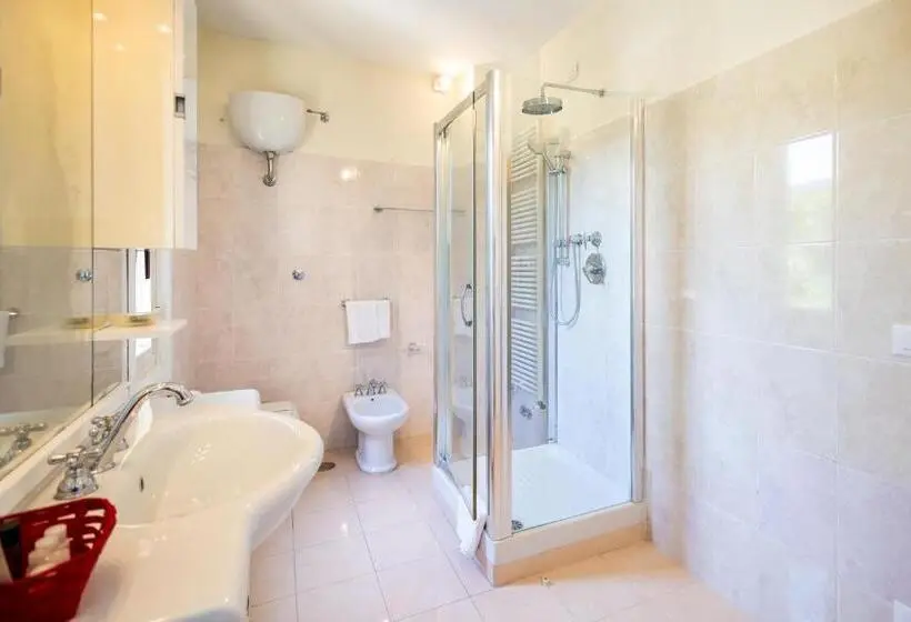 Perhehuone, Tenuta Dell Inviolata Guest House