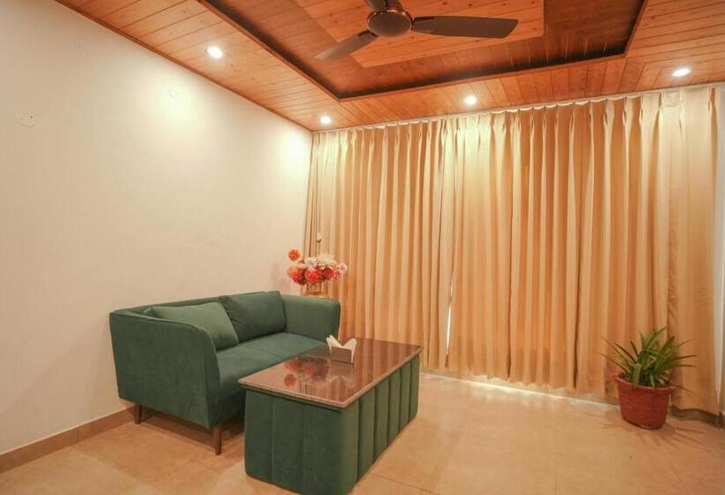 디럭스 룸, Tapovan Resorts