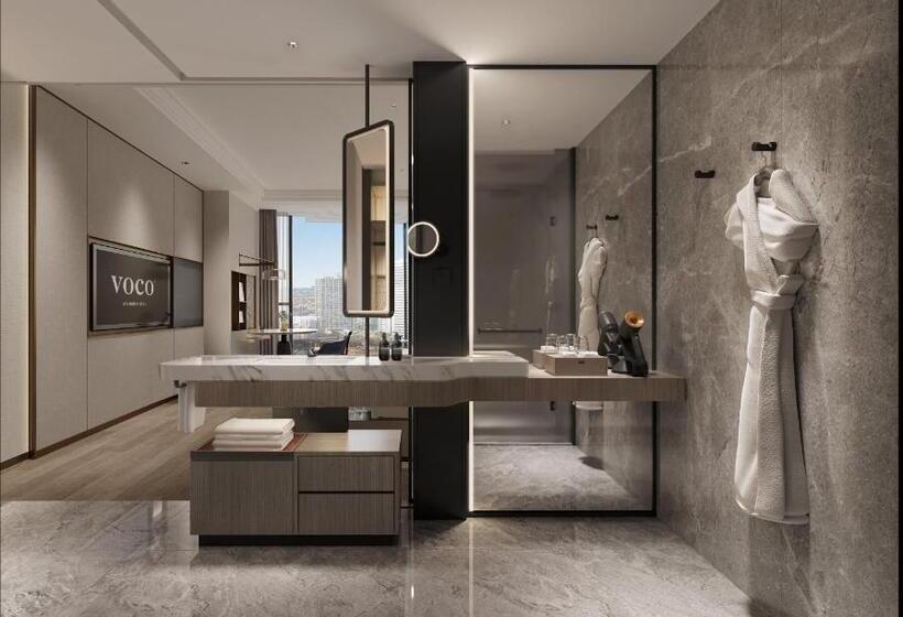 带2个双人床的标准工作室, Voco Jincheng Danhe, An Ihg