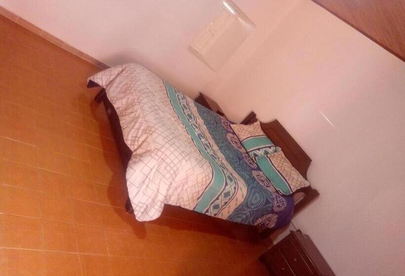 带共用浴室的标准房间, Hostal Ml Las Tres B