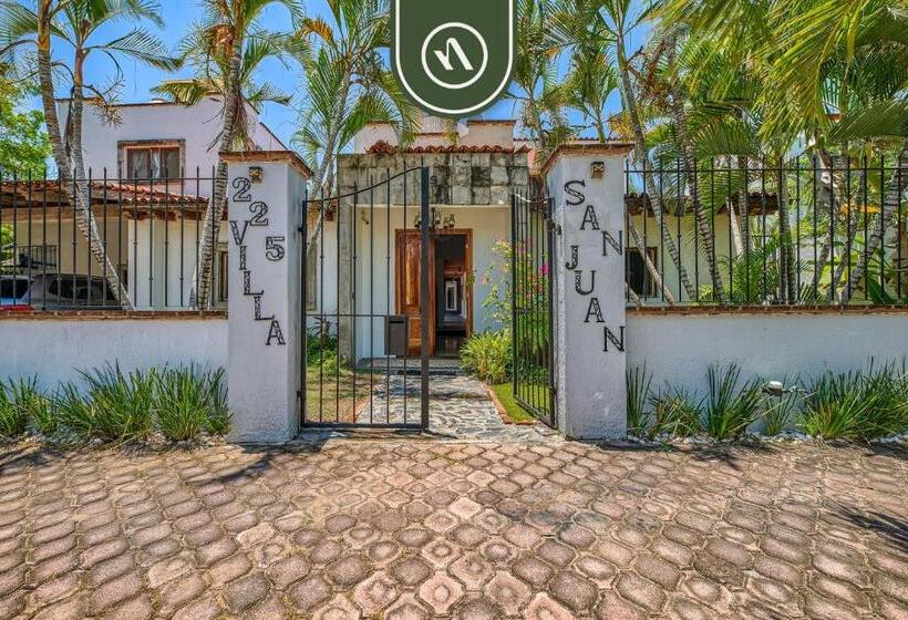 سرير فى غرفة مشتركه, 2 Double Beds   Dormitory Room In Nuevo Vallarta
