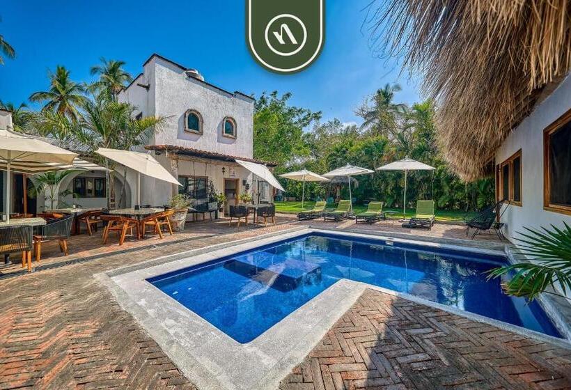 מיטה בחדר משותף, 2 Double Beds   Dormitory Room In Nuevo Vallarta