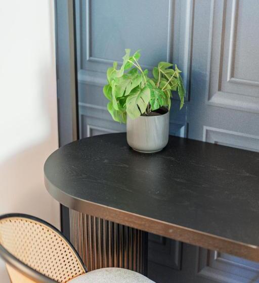 اتاق استاندارد سه تخته با سرویس بهداشتی مشترک, Rivé By Home1