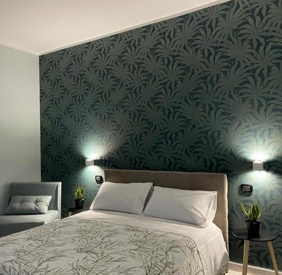 غرفة ديلوكس, The Green Leaves