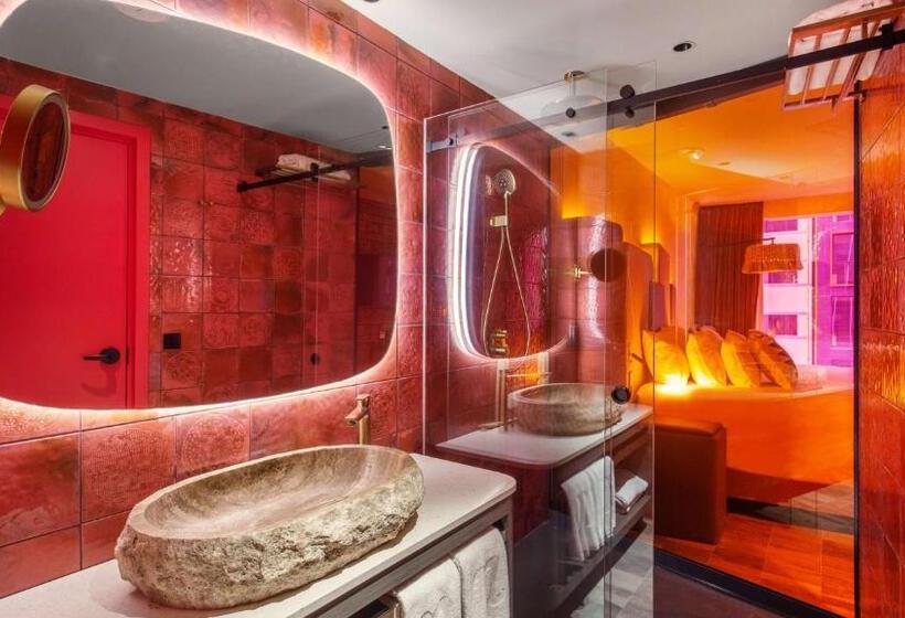 استودیوی استاندارد, Nhow Lima