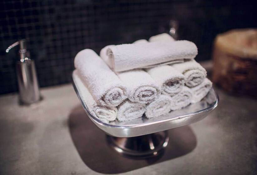 استودیوی استاندارد, Nhow Lima