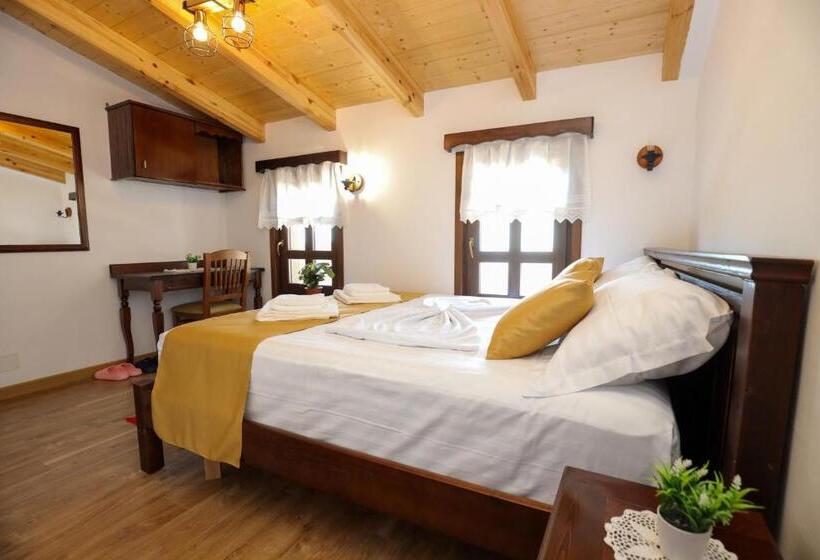 غرفة قياسية, The House Of Dollma , Inside Kruja Castle