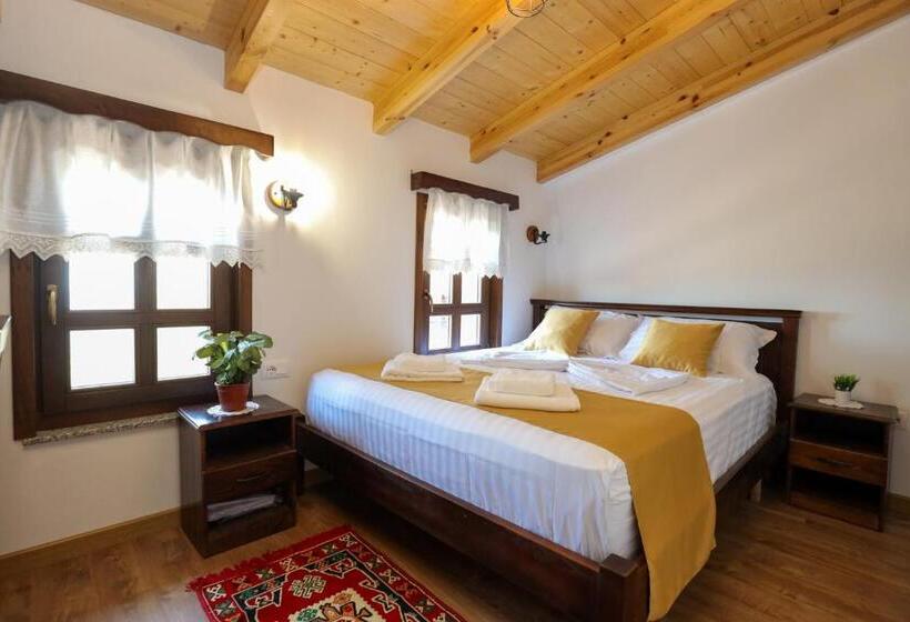스탠다드 룸, The House Of Dollma , Inside Kruja Castle