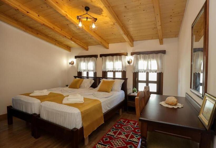 غرفة ديلوكس مطلة على الجبل, The House Of Dollma , Inside Kruja Castle