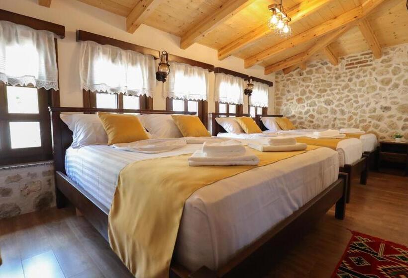 디럭스 패밀리 룸, The House Of Dollma , Inside Kruja Castle