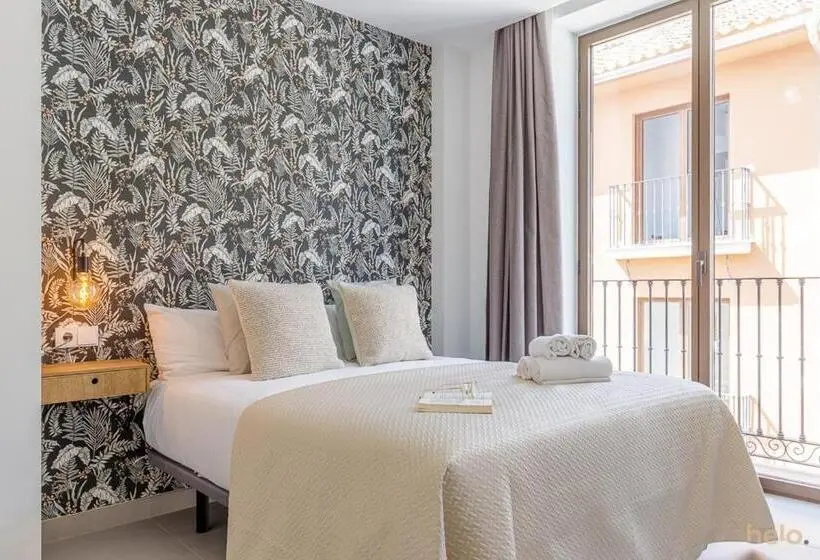آپارتمان 1 خوابه با بالکن, Cervantes Suites By Helo
