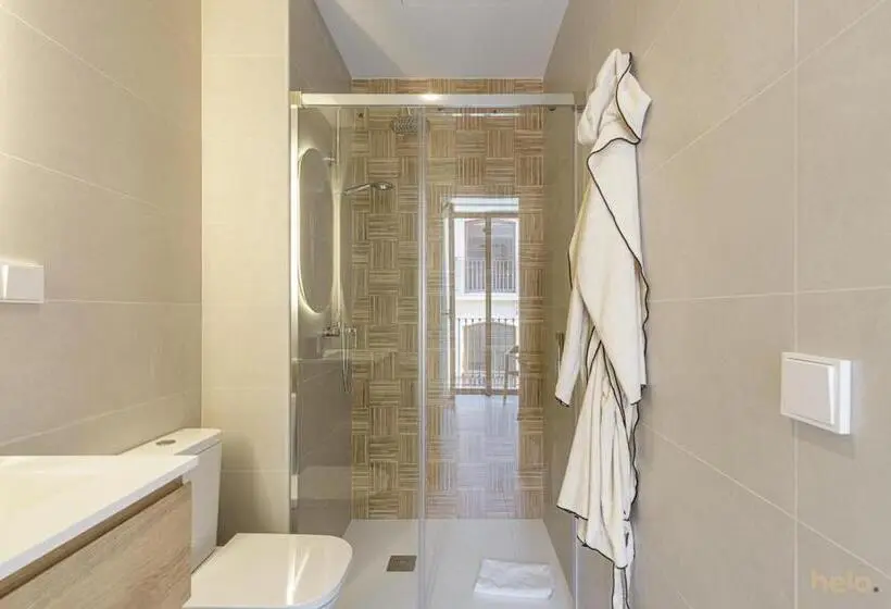آپارتمان 1 خوابه با بالکن, Cervantes Suites By Helo