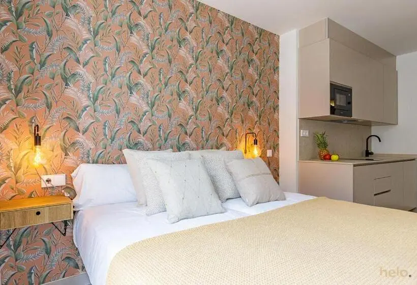 استودیوی استاندارد, Cervantes Suites By Helo