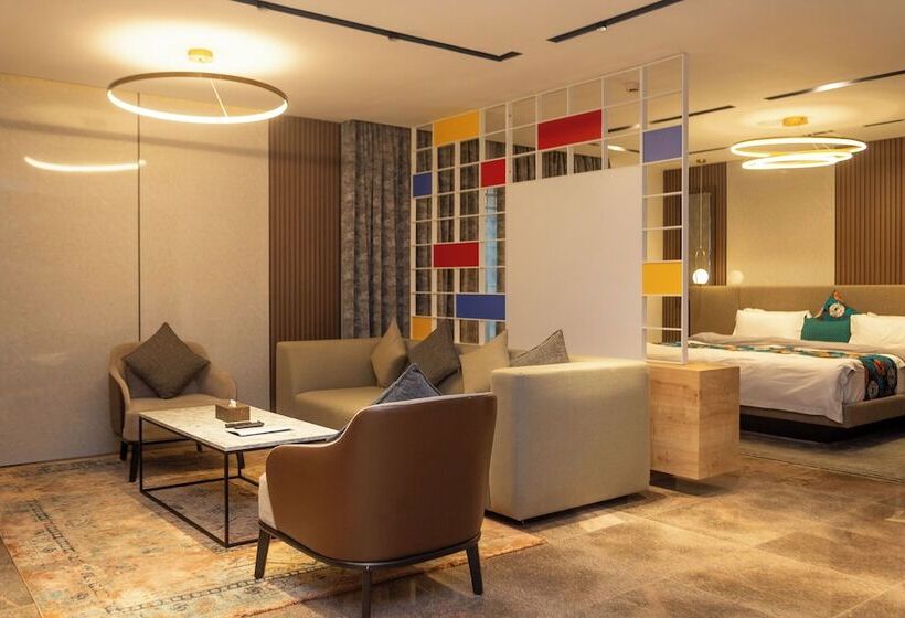 استودیوی لوکس, Brickspoint Boutique Apart