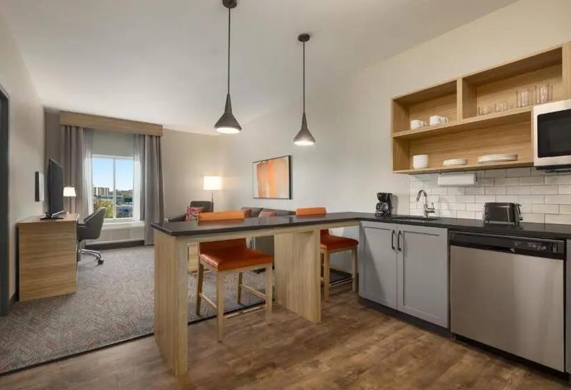 キングサイズベッドのスイートルーム, Candlewood Suites Trois Rivières Ouest, An Ihg
