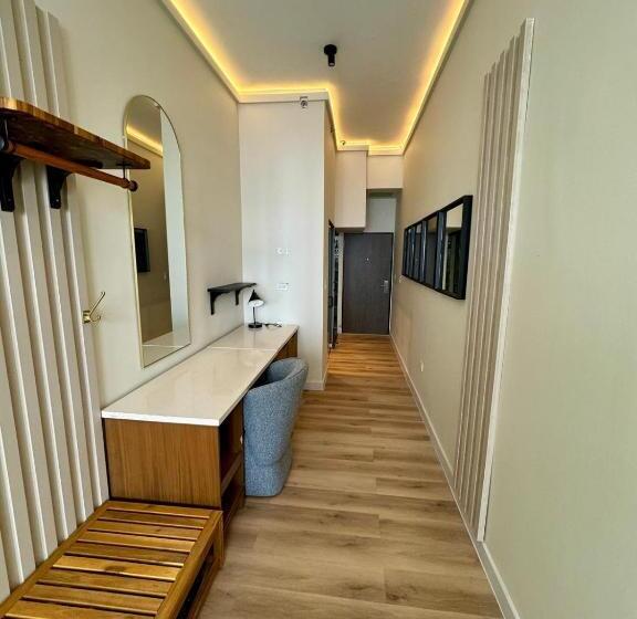 اتاق عادی, Metro Art