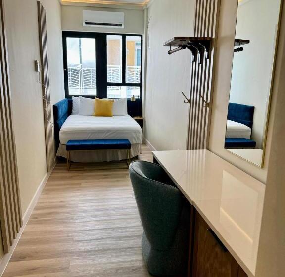 اتاق عادی, Metro Art