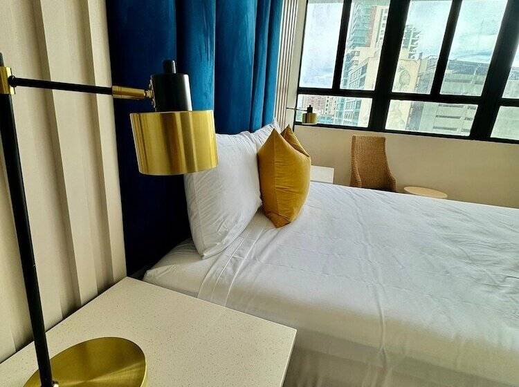 اتاق عادی, Metro Art