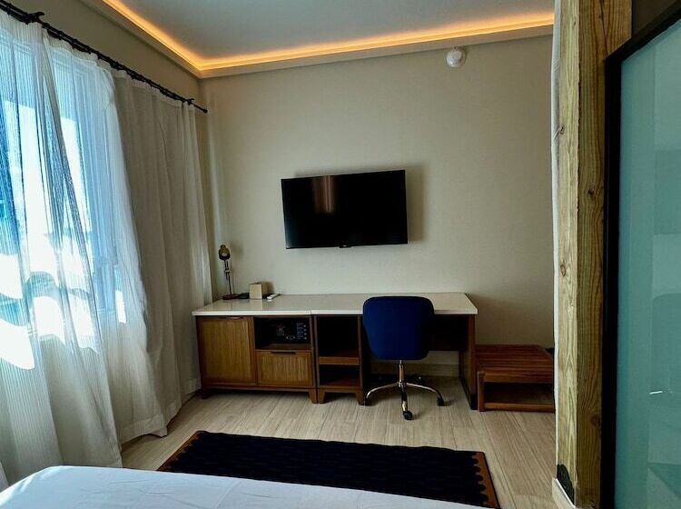 اتاق عادی, Metro Art