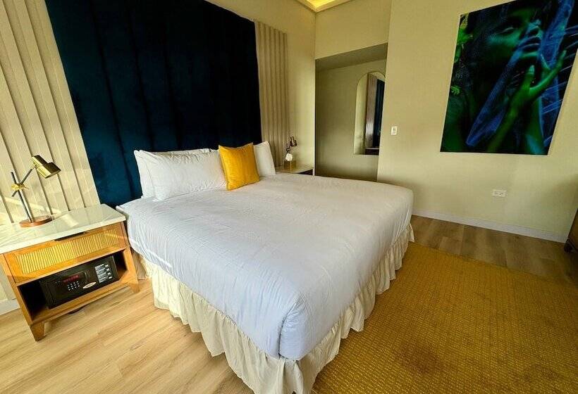 اتاق لوکس, Metro Art