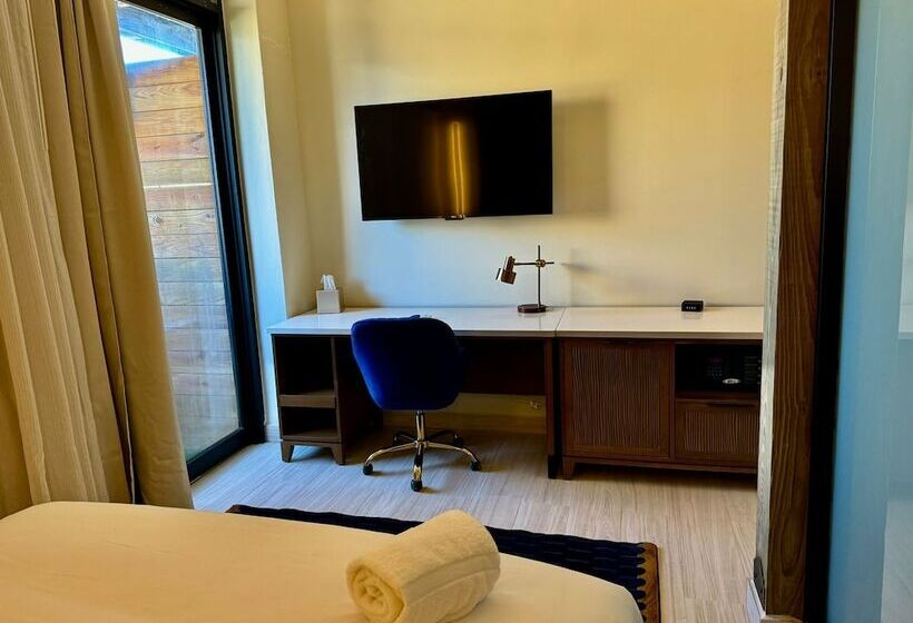 اتاق استاندارد, Metro Art