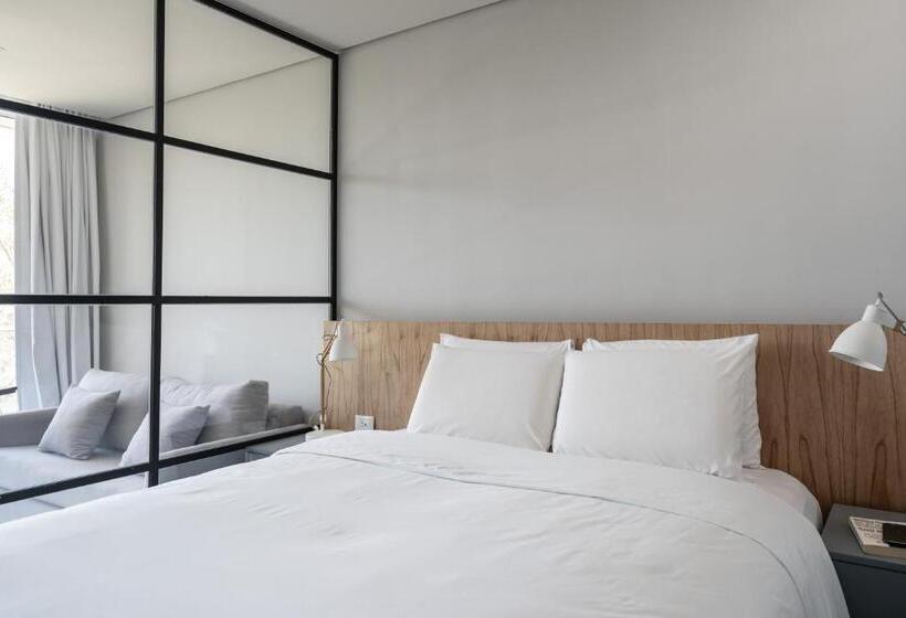 استودیوی استاندارد, Zt Coliving And