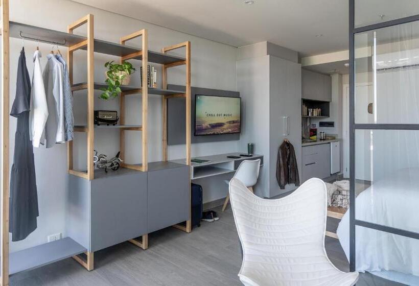 استودیوی سوپریور, Zt Coliving And