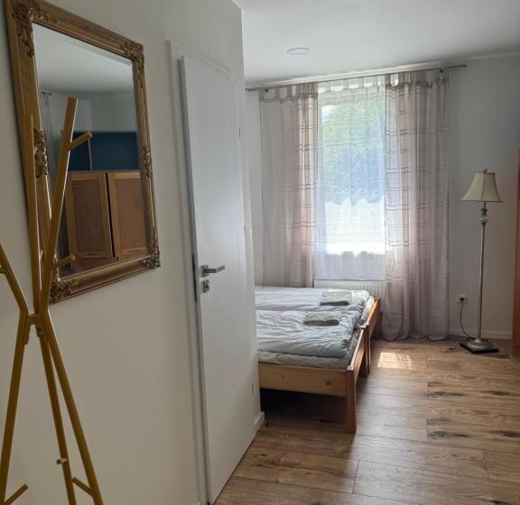 חדר סטנדרט לשלושה, Tkalcovna U Zlatého Potoka